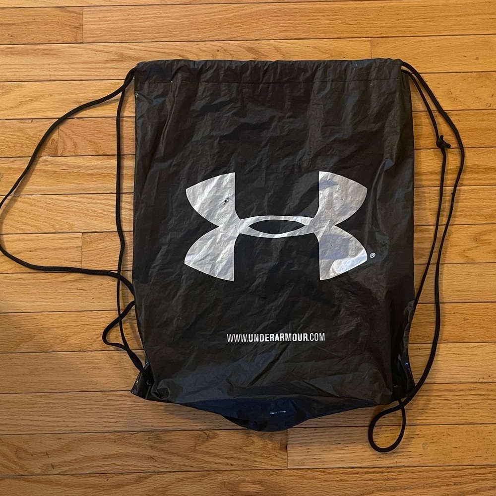 Under armour drawstring sackpack/backpack gym bag- black silver